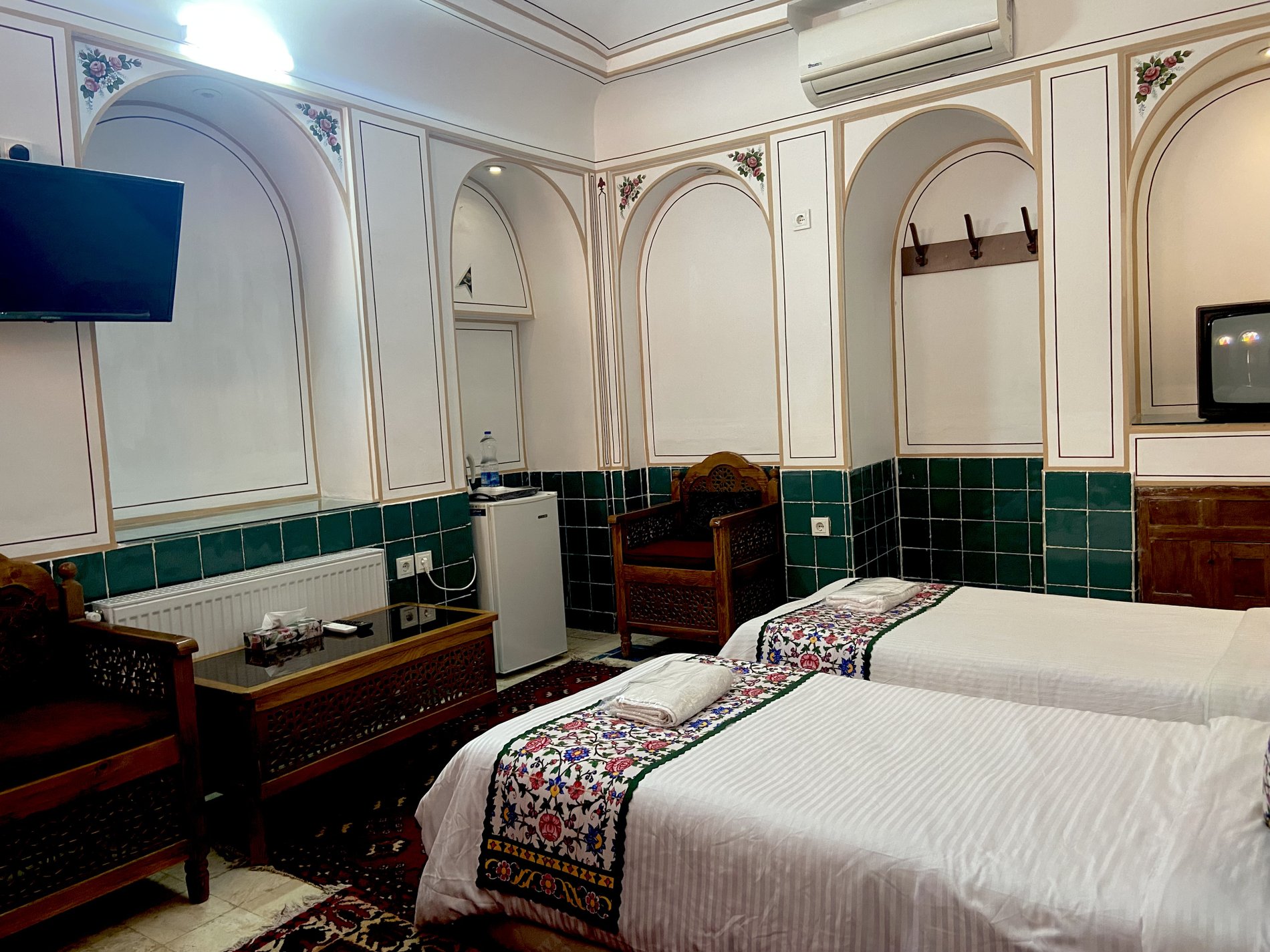 اقامتگاه سنتی عمارت یاس اصفهان - واحد شمعدونی