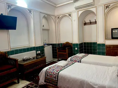 اقامتگاه سنتی عمارت یاس اصفهان - واحد شمعدونی