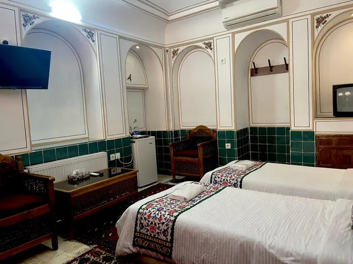 اقامتگاه سنتی عمارت یاس اصفهان - واحد شمعدونی