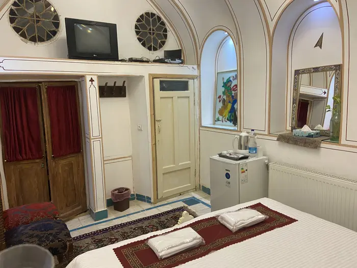 اقامتگاه سنتی عمارت یاس اصفهان - واحد همیشه بهار