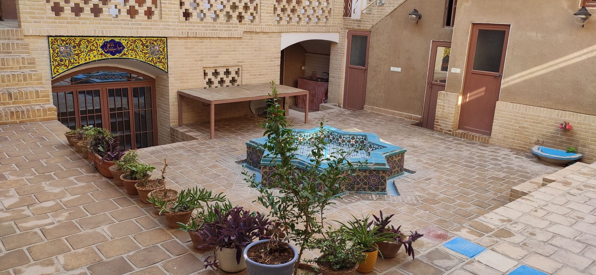 بومگردی خانم تاج - واحد آفتاب