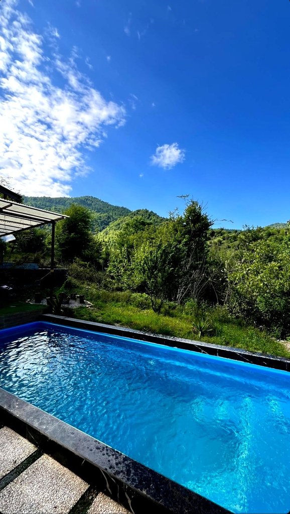 کلبه سه خوابه چوبی استخردار آبگرم شریف