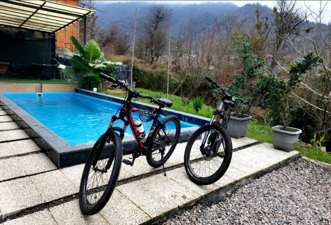 کلبه دوخوابه چوبی استخردار آبگرم شریف