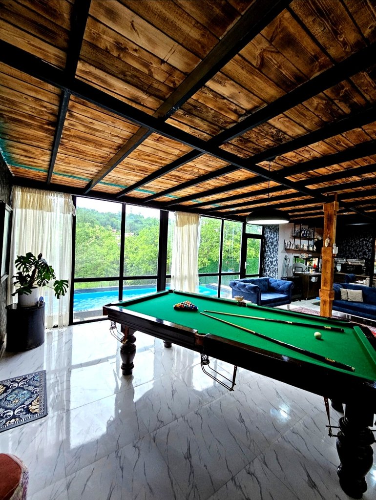 کلبه سه خوابه چوبی استخردار آبگرم شریف