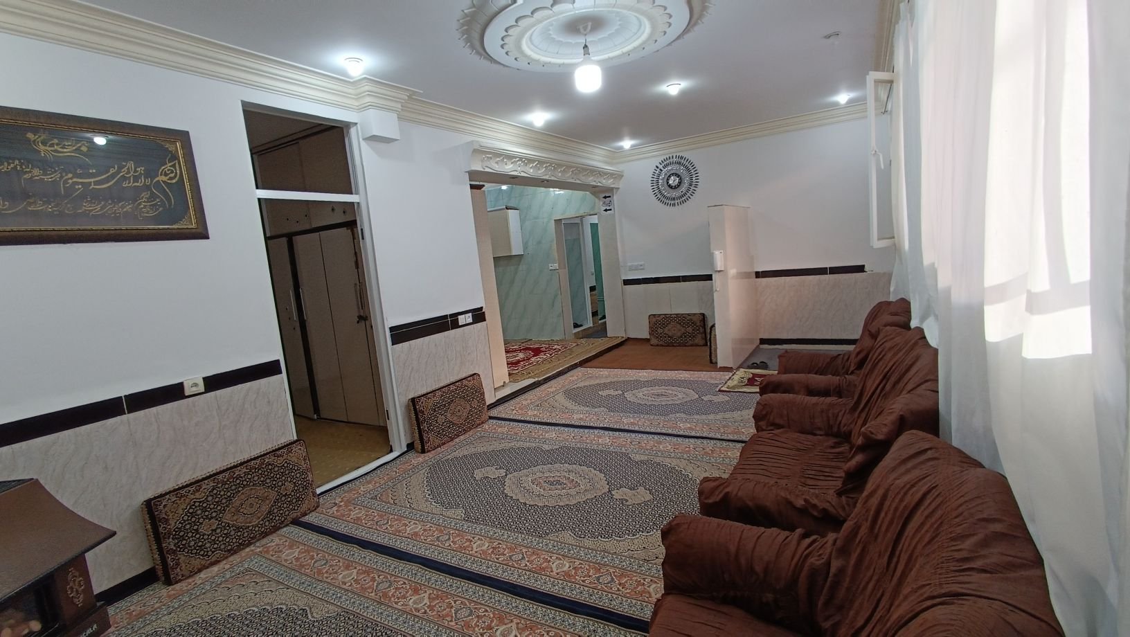 سوئیت یک خوابه زریبار