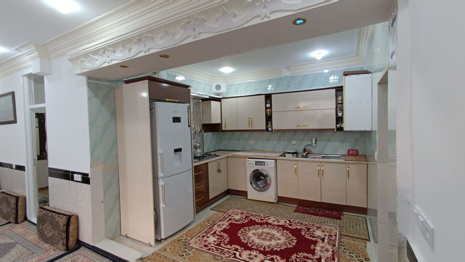 سوئیت یک خوابه زریبار