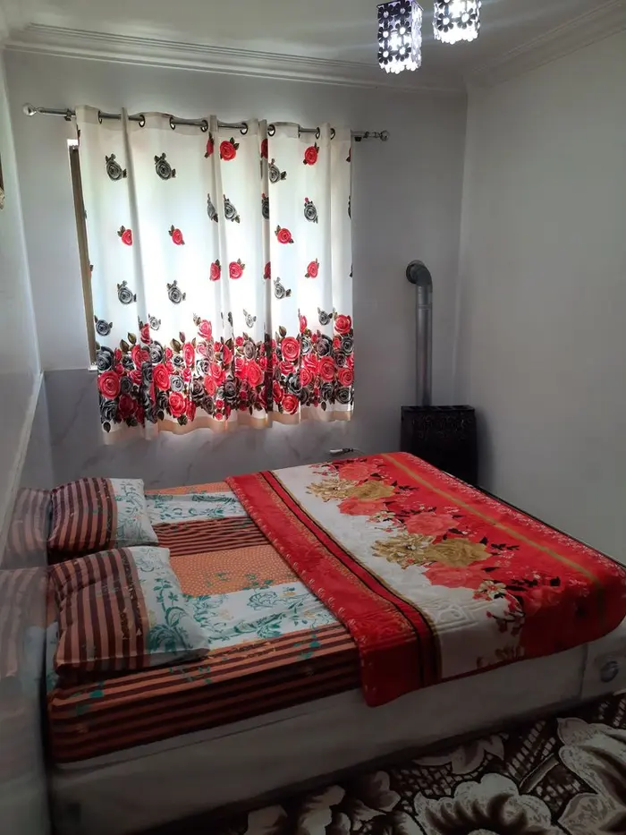 ویلا یک خوابه جنگلی سفید تمشک