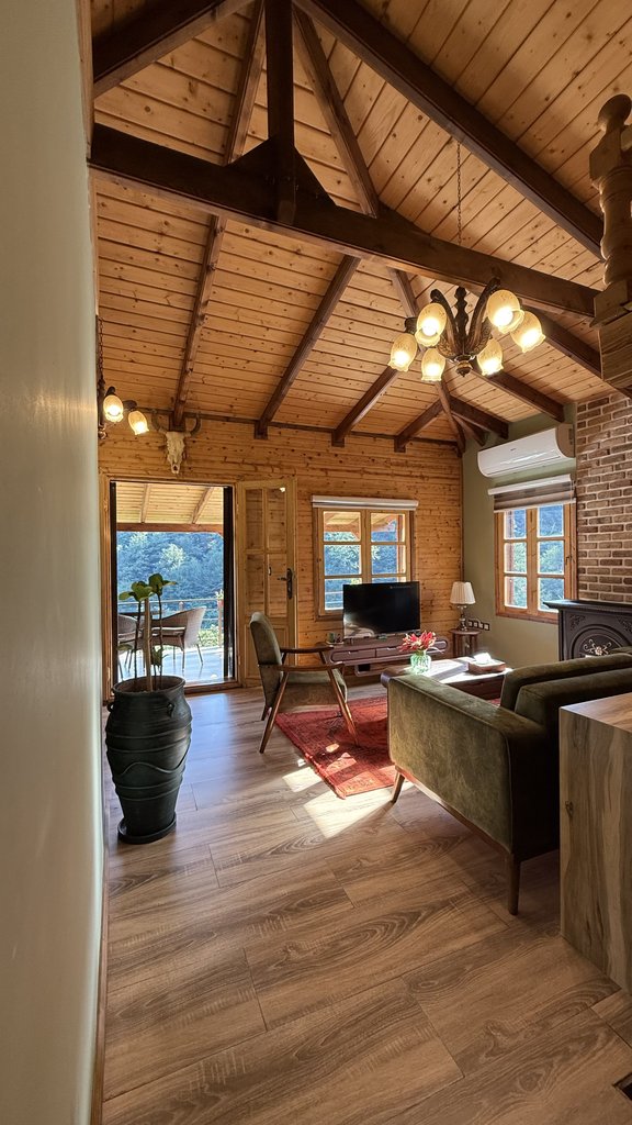 یک خوابه جکوزی دار جنگلی دهلی