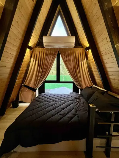 کلبه یک خوابه سوئیسی جکوزی دار دهلی