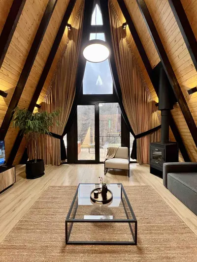 کلبه یک خوابه سوئیسی جکوزی دار دهلی