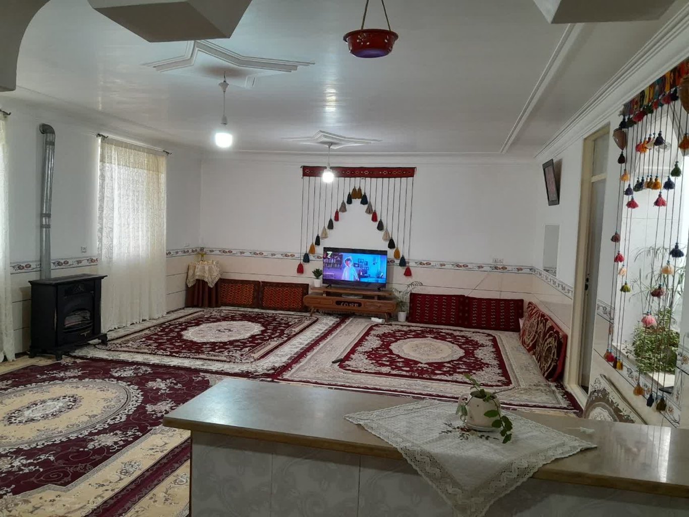 سوئیت دوخوابه خانه دوست ابر