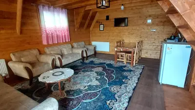 کلبه دوخوابه سوئیسی جکوزی دار الماس شمال