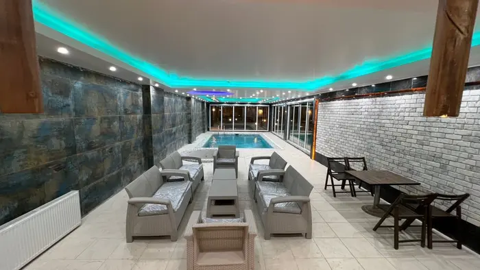 سه خوابه استخردار چهارفصل مروارید