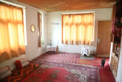 بومگردی سه خوابه مرسی سی