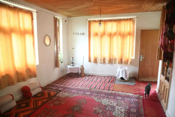 بوم گردی سه خوابه مرسی سی