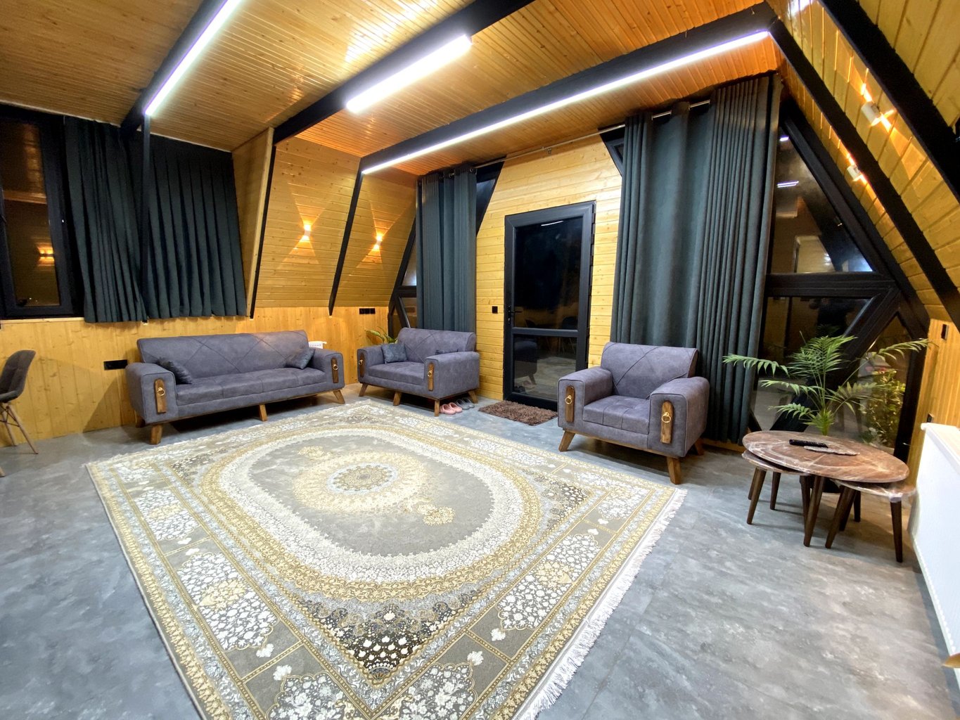 دوخوابه دوبلکس سوئیسی میخک