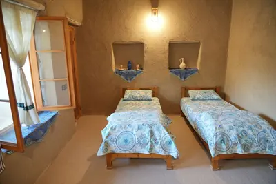 بومگردی کوه مهر - واحد تخت جمشید ۱