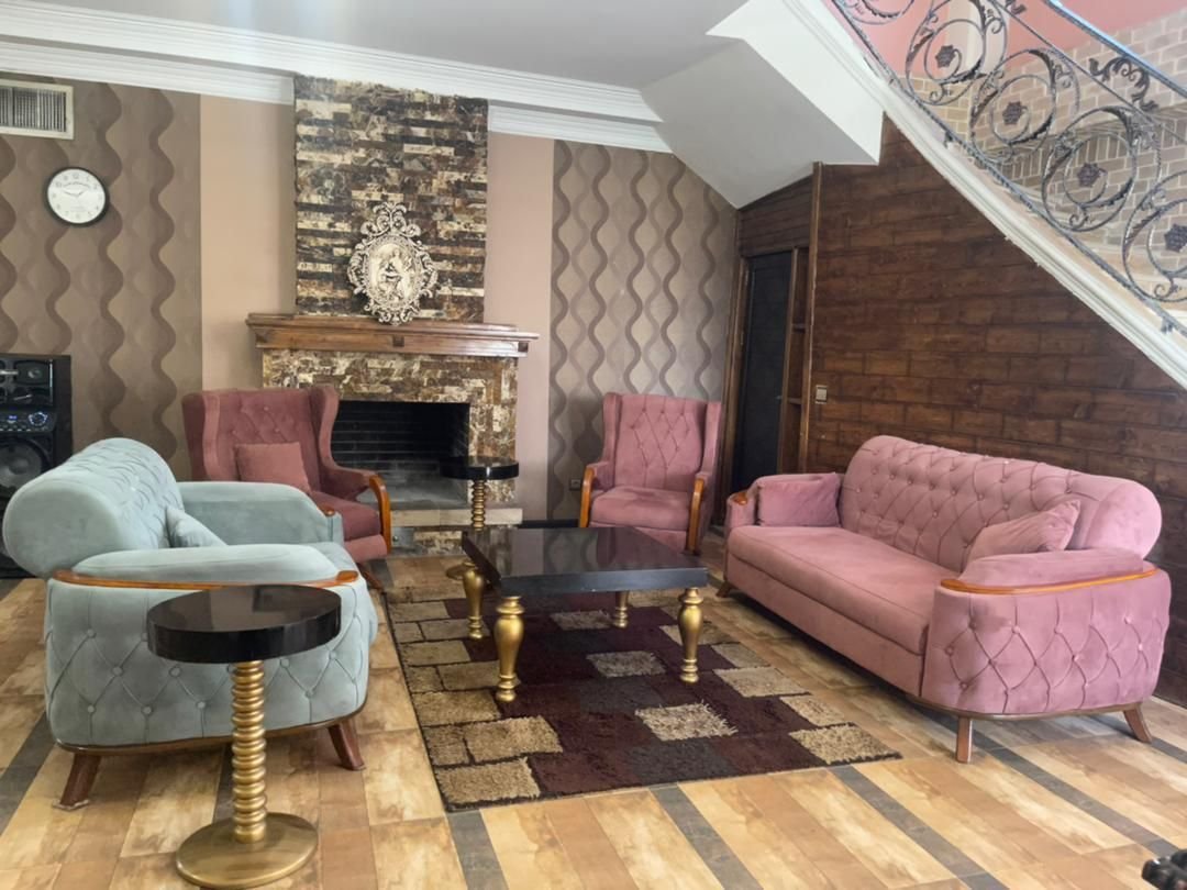 ویلا طاووسیه کردان با استخر آب گرم