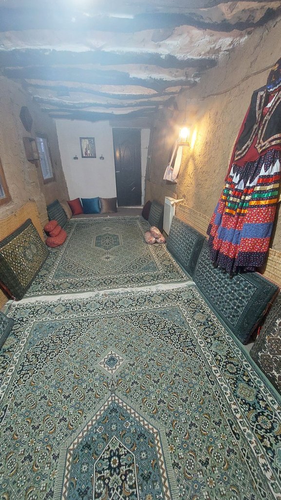 بوم گردی الا تی تی - واحد سنتی زروان