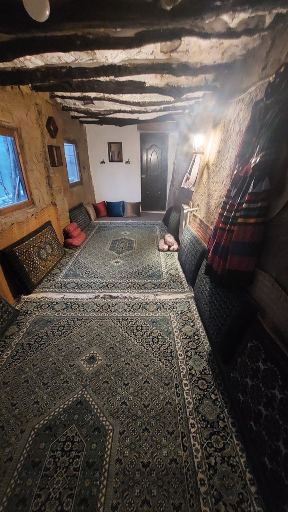 بوم گردی الا تی تی - واحد سنتی زروان