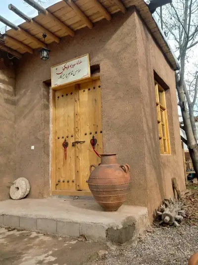 بومگردی بومگردی قلعه عقاب‌ها - واحد۲