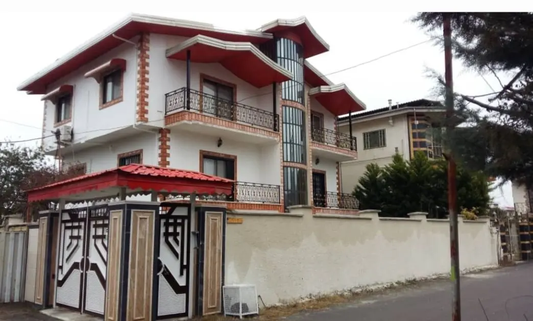 آپارتمان دوخوابه گوهر رستمی