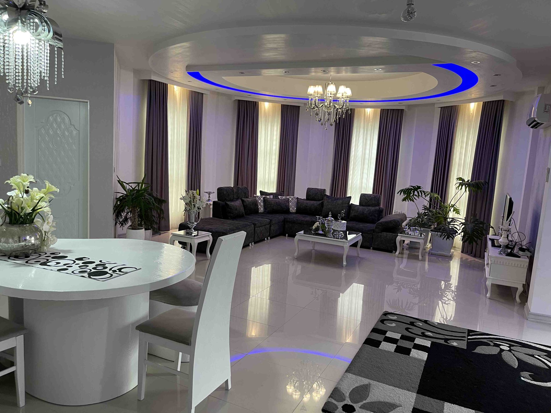 دوخوابه ساحلی مهراد و مهرشین