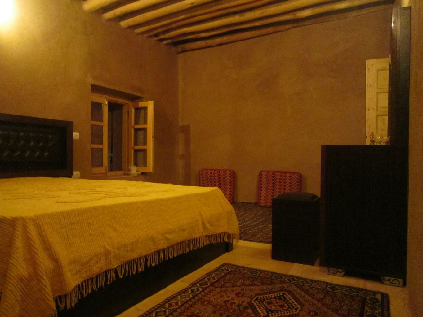 امیرعطا خان - واحد ویلا سنتی با حیاط