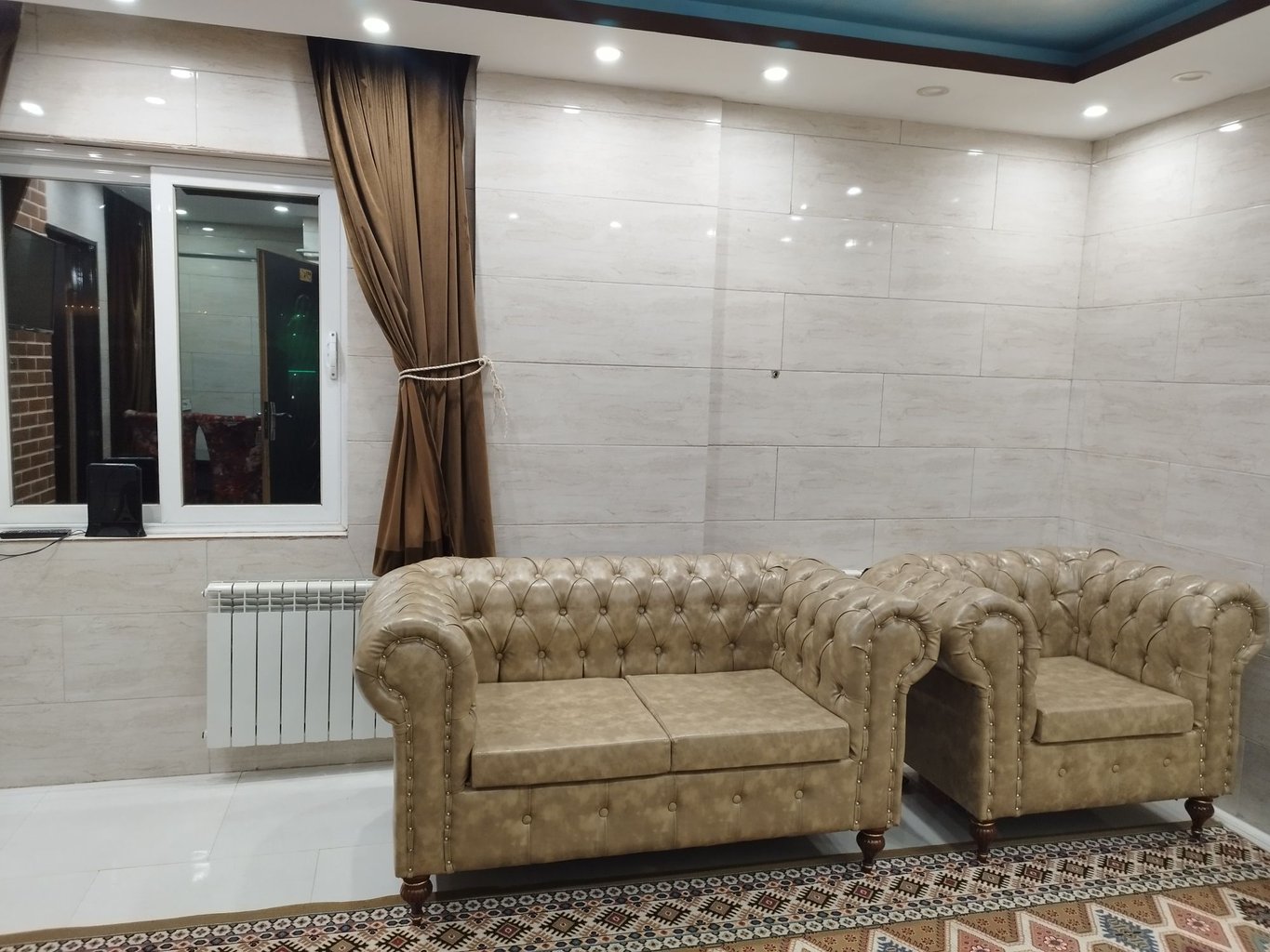 سوئیت یک خوابه باباقدرت واحد ۴۰۱ - پذیرایی