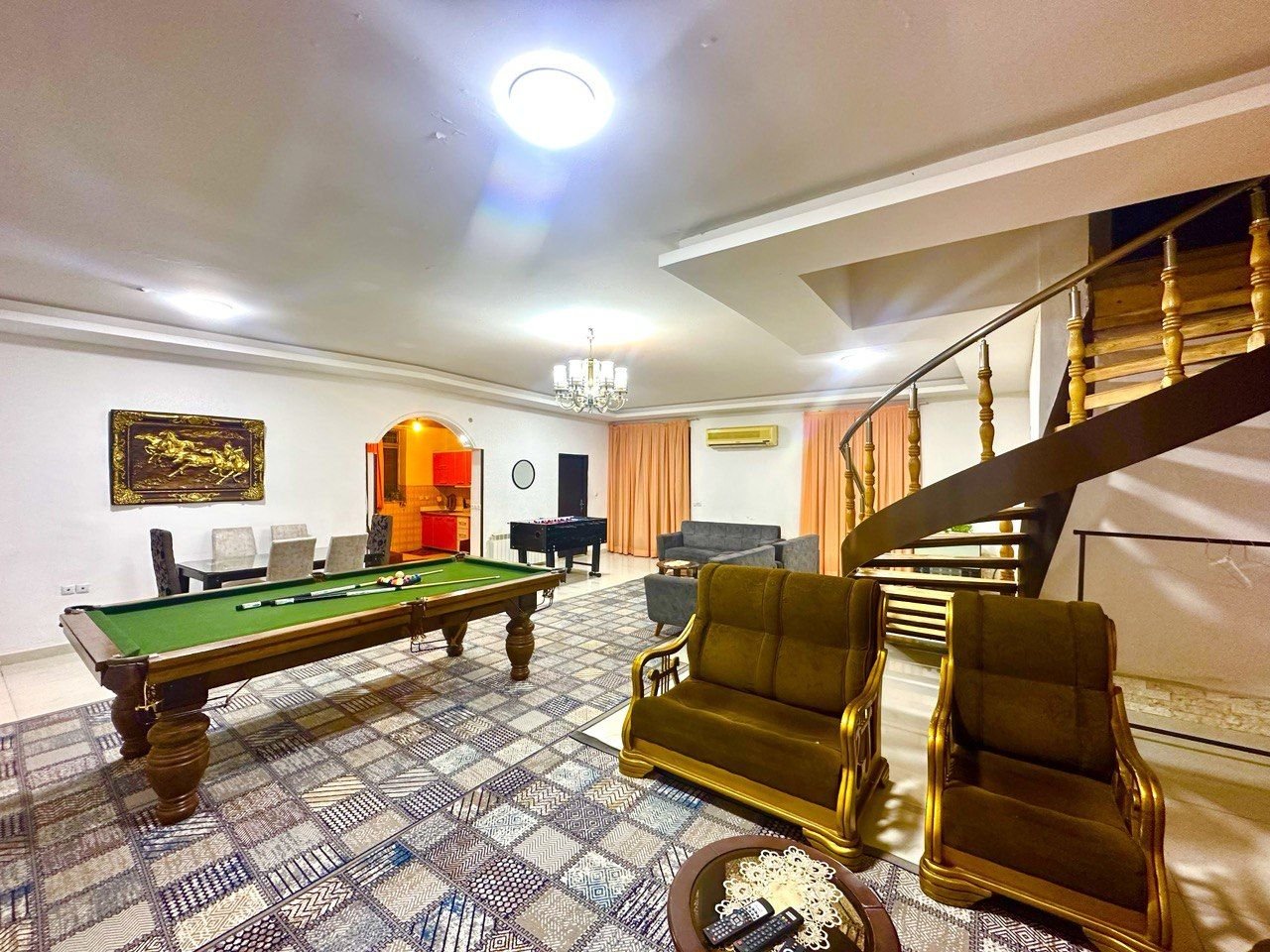 چهارخوابه استخردار کیومرث