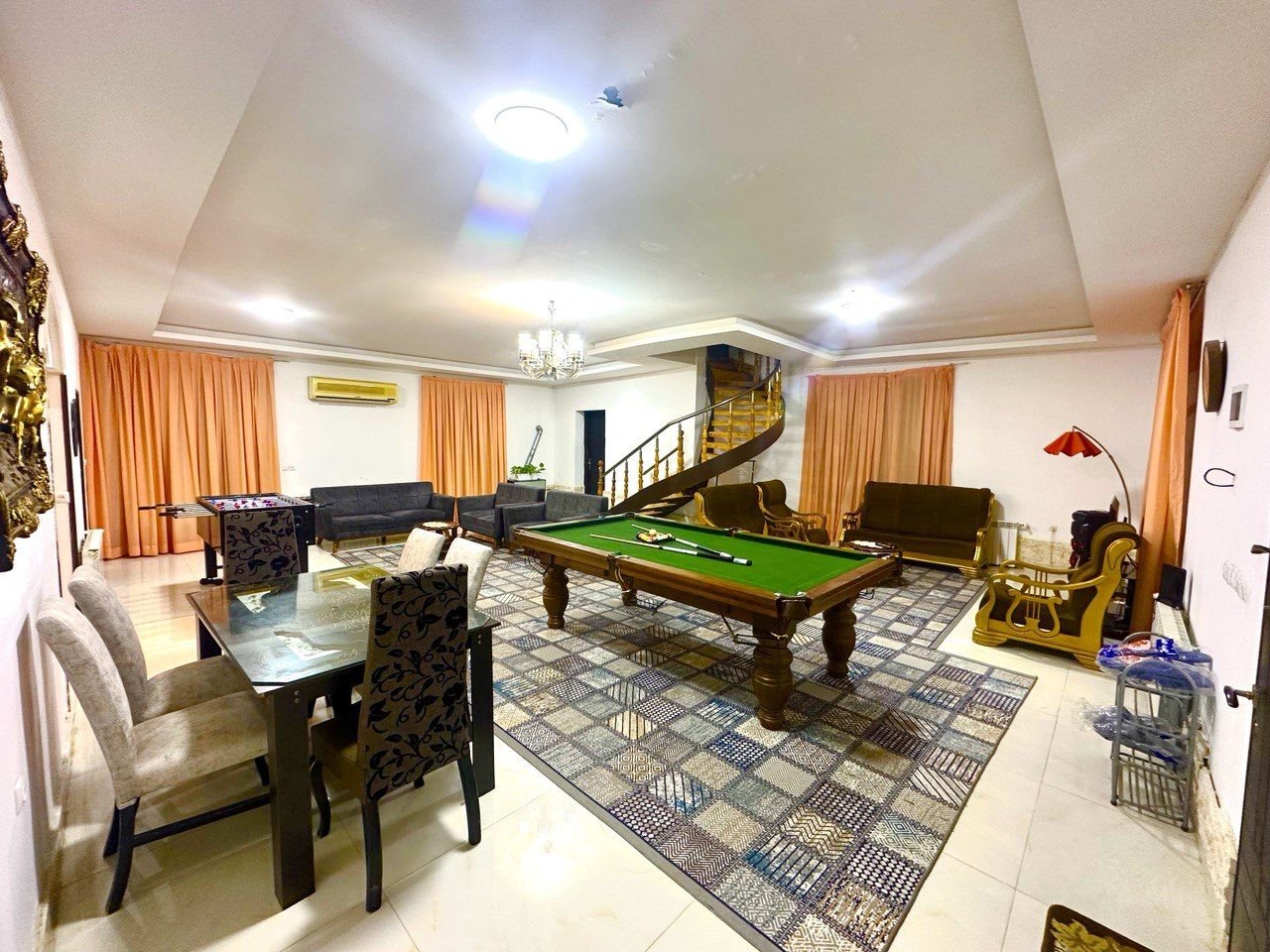 چهارخوابه استخردار کیومرث