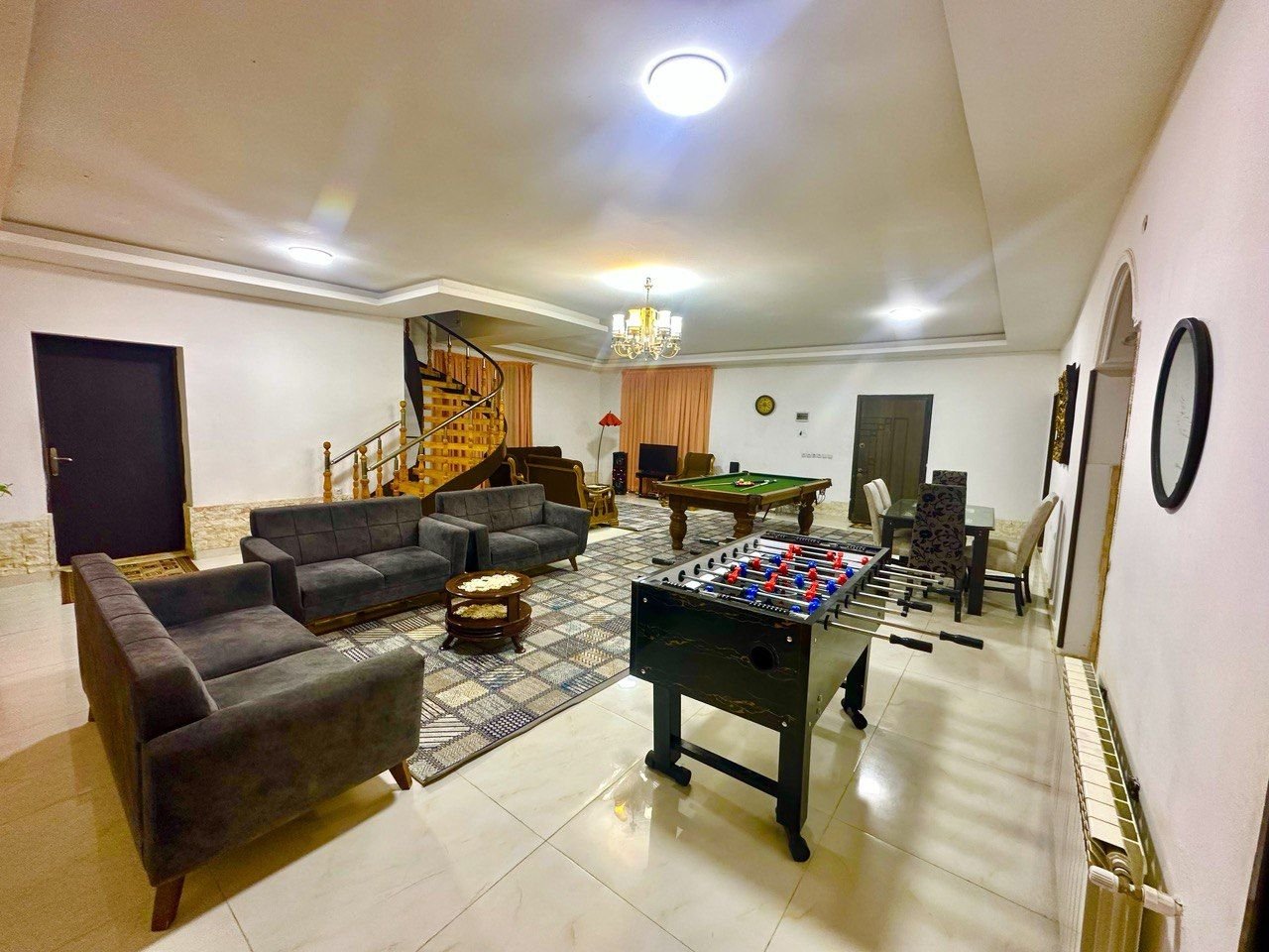 چهارخوابه استخردار کیومرث