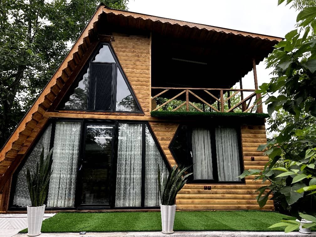 یک خوابه سوئیسی چوبی جکوزی دار آلفا