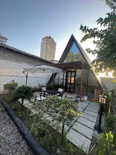 کلبه یک خوابه سوئیسی ساحلی پارسا