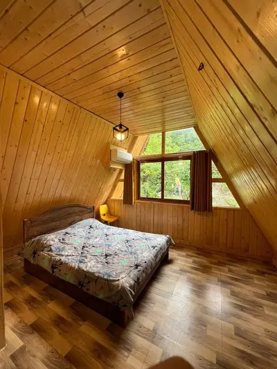 کلبه دوخوابه جکوزی دار جنگلی یاقوت