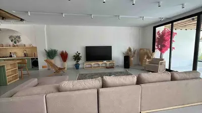 ویلا شش خوابه تریپلکس استخردار آبگرم  آس ٢