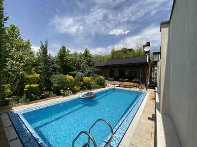 ویلا سه خوابه استخردار دریاچه ۲