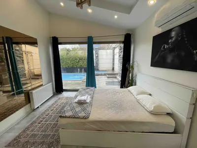 ویلا دوخوابه استخردار آبگرم دریاچه