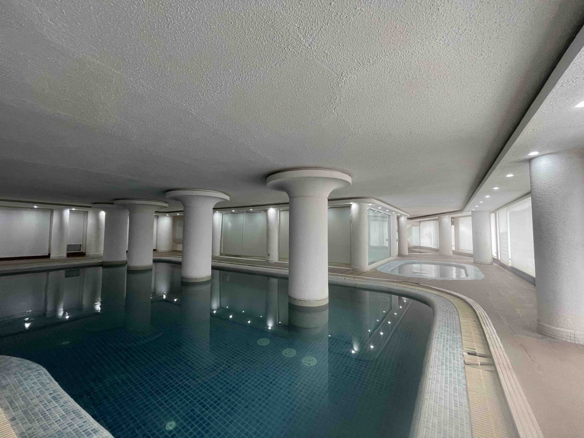 ویلا هفت خوابه استخردار آبگرم عمارت سفيد - انتخاب تصویر