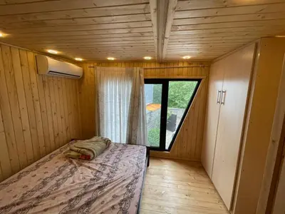 کلبه دوخوابه چوبی دارافکن