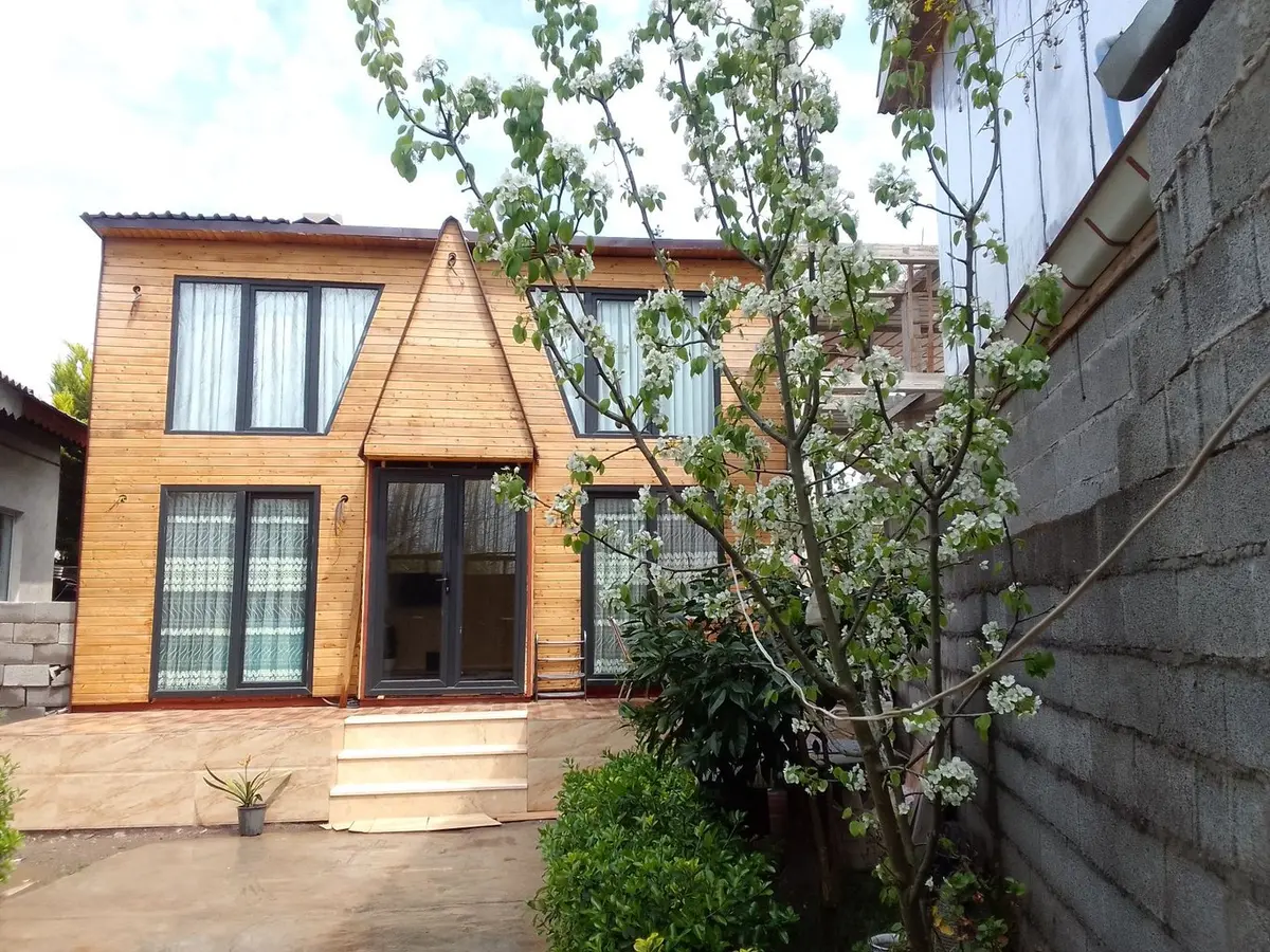 کلبه دوخوابه چوبی دارافکن