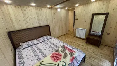 کلبه دوخوابه چوبی دارافکن