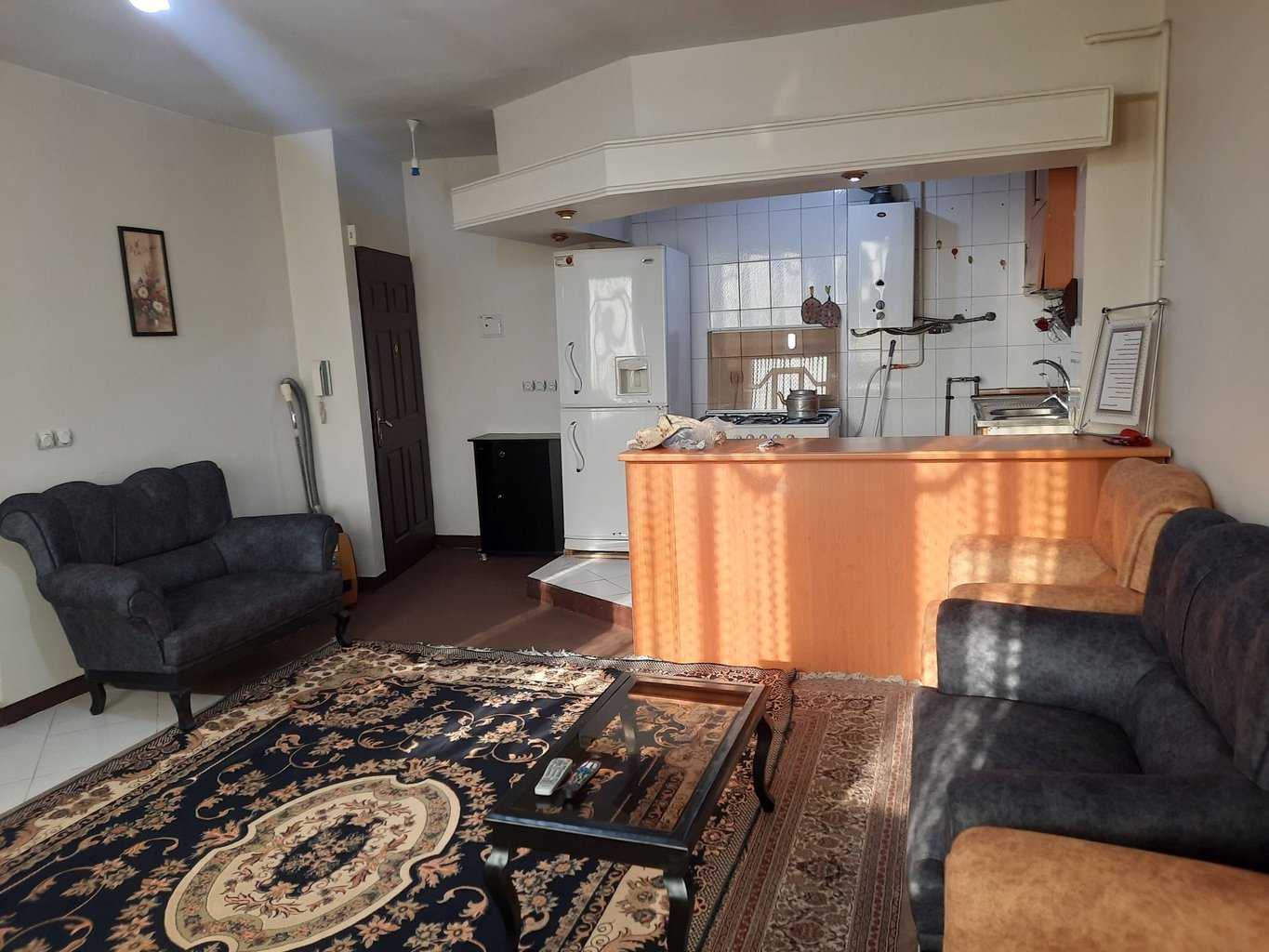 آپارتمان دوخوابه لاله ۳