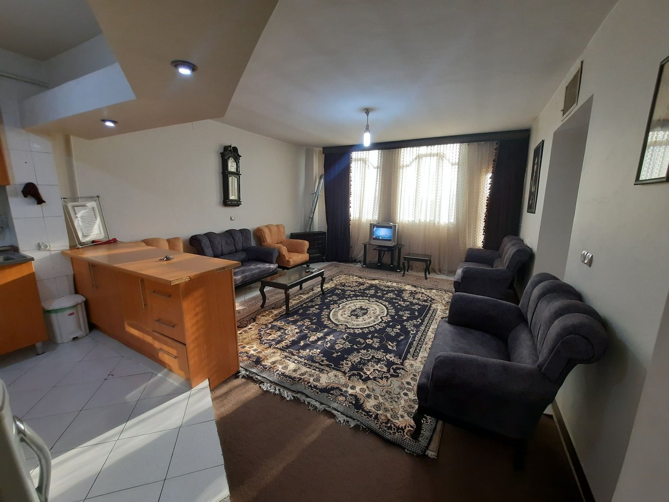 آپارتمان دوخوابه لاله ۳