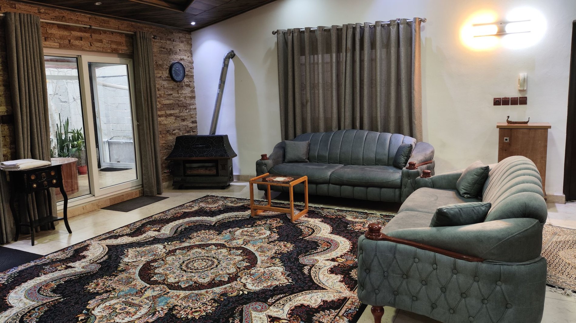 ویلا استخردار آبگرم سه خوابه باران 1