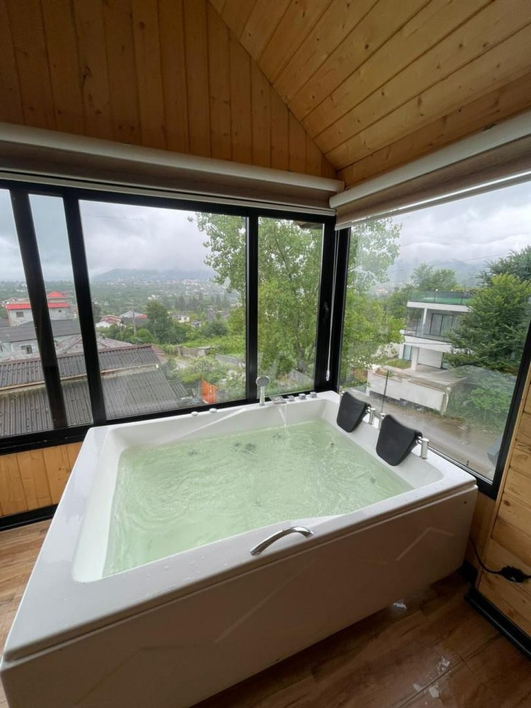 کلبه دوخوابه جکوزی دار گیلدا