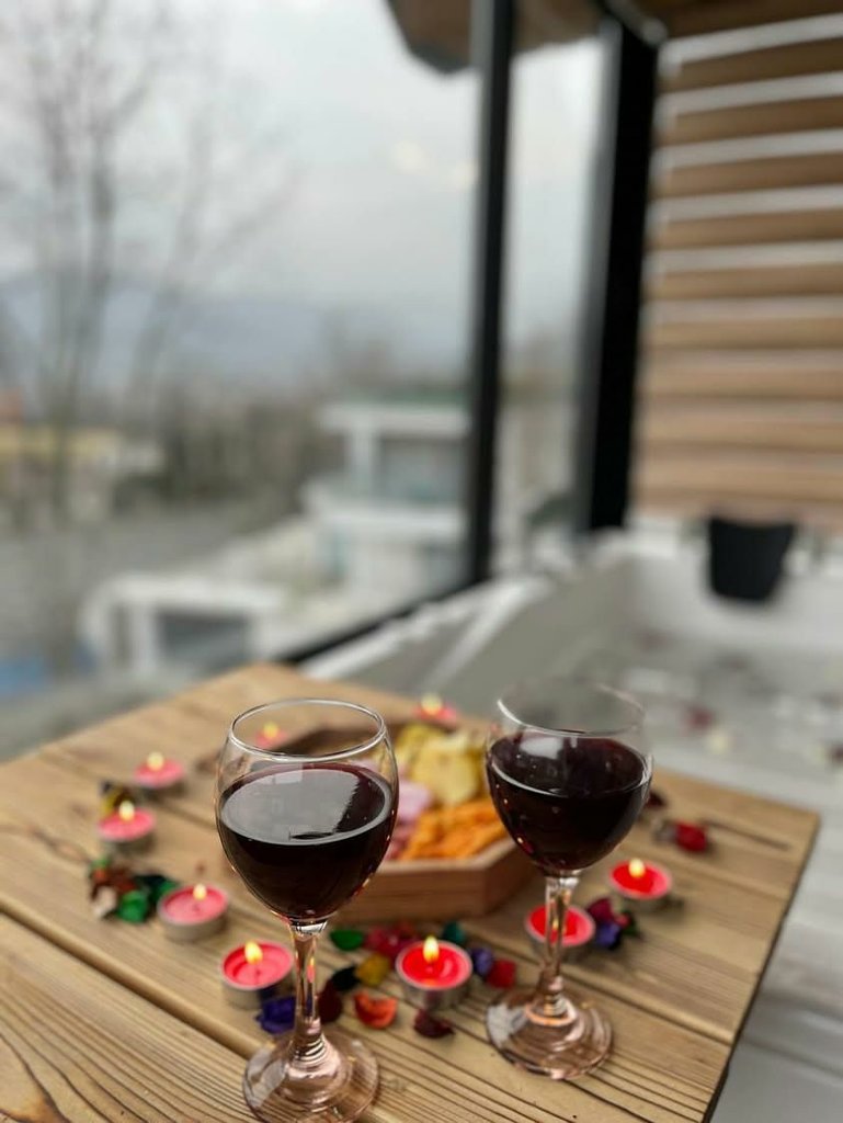 کلبه دوخوابه جکوزی دار گیلدا