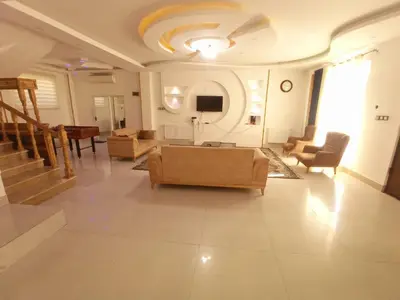 ویلا چهارخوابه استخردار آبگرم کاخ رومی