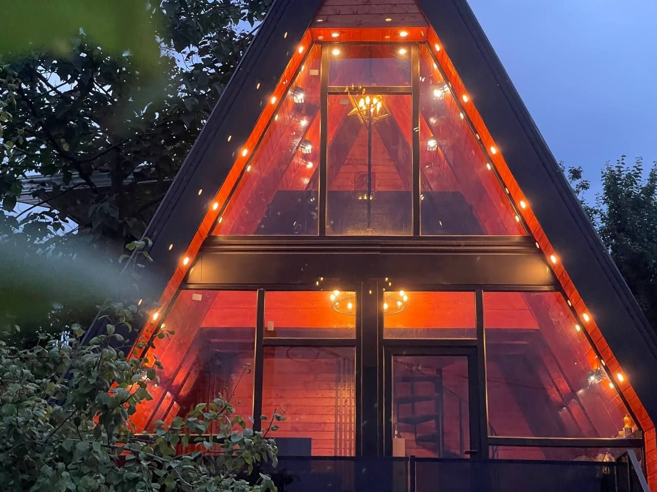 کلبه یک خوابه جنگلی کلهو - نمای بیرون کلبه