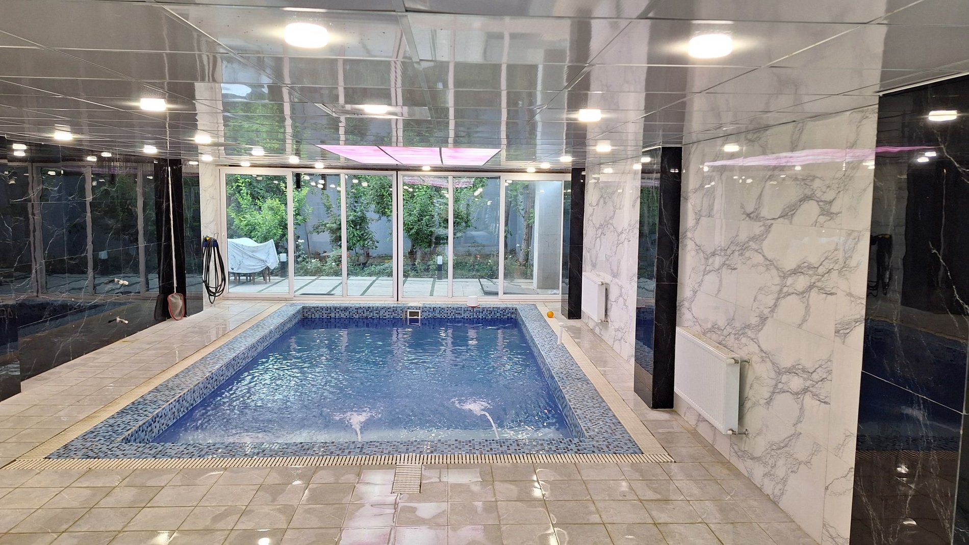 ویلا سه خوابه دوبلکس استخردار آبگرم باغستان یکم